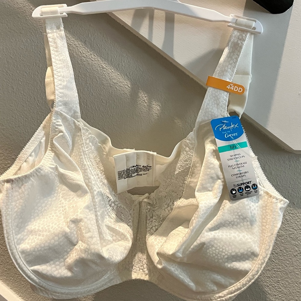 Brand new ivory Playtex 44DD bra